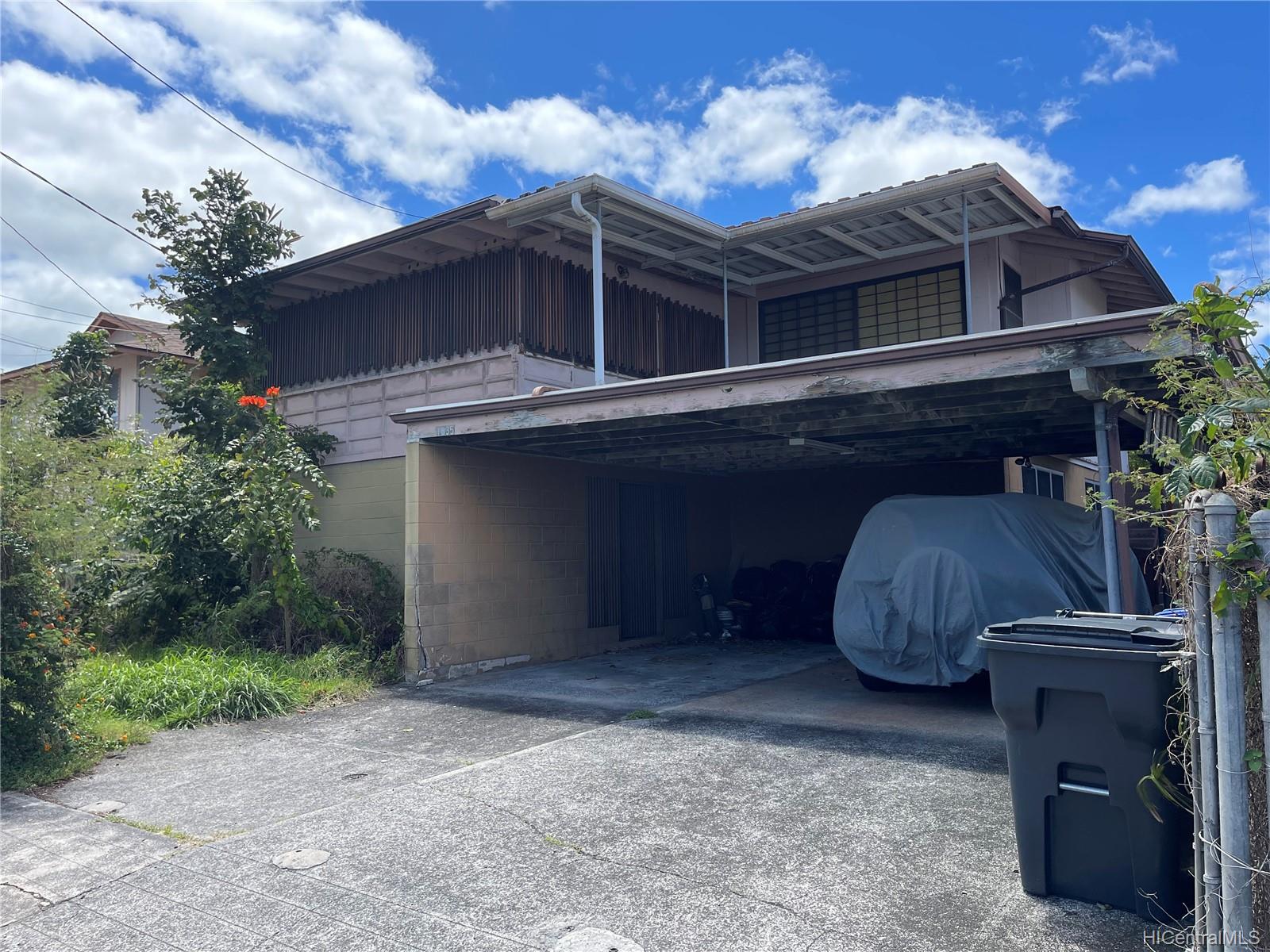 1835 Sereno Street Honolulu, HI 96817