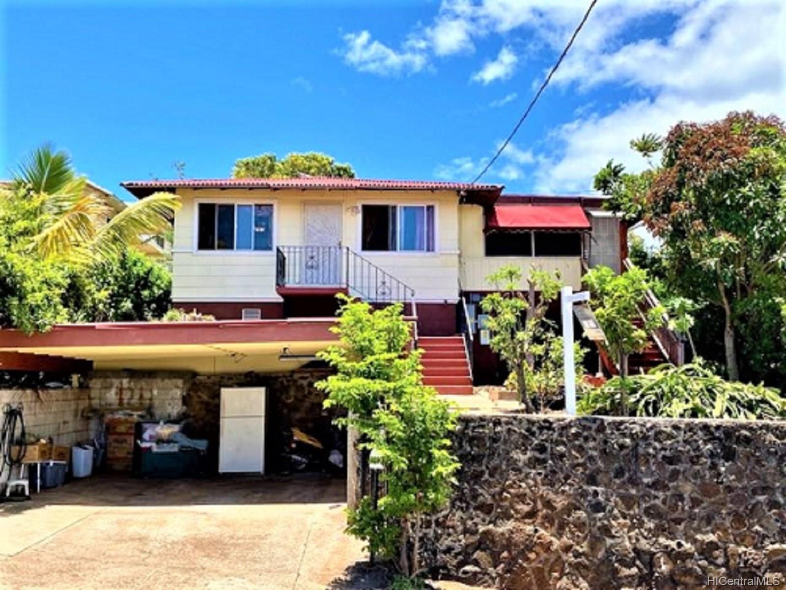 1067 Maluna Street Honolulu, HI 96818