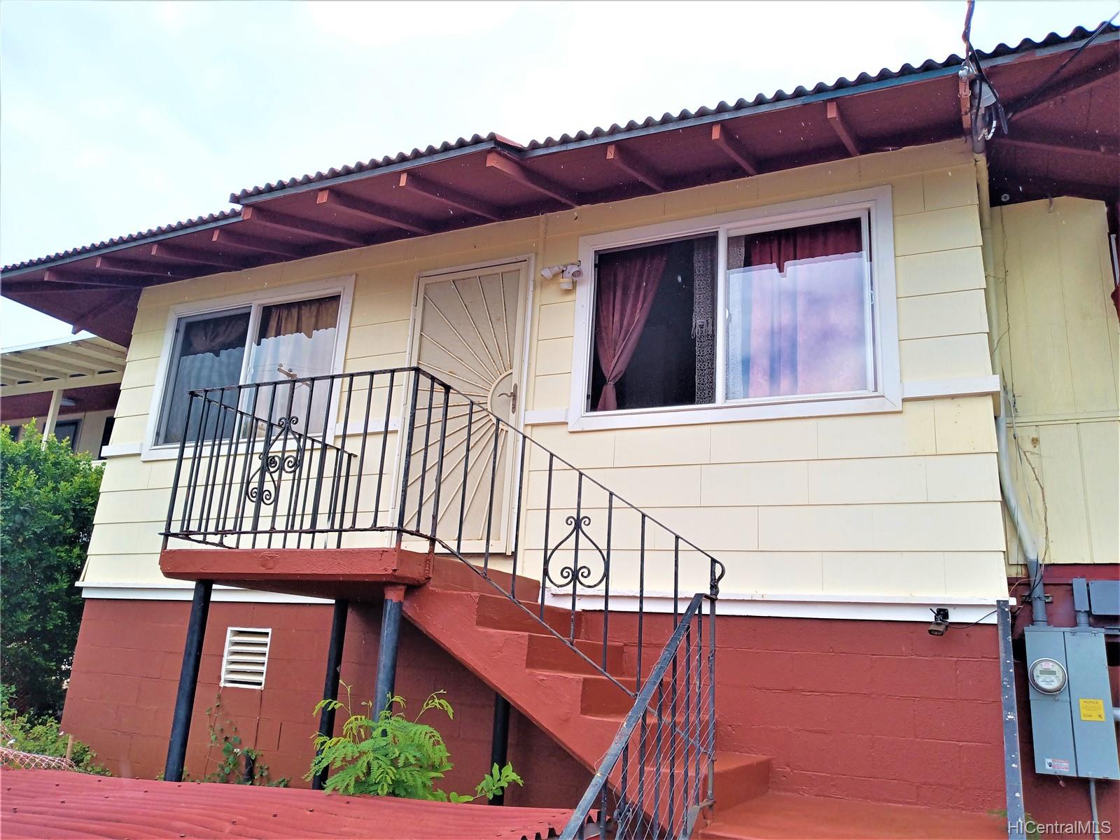 1067 Maluna Street Honolulu, HI 96818