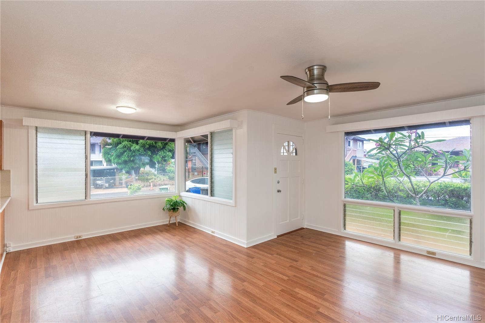 825 2nd Street Pearl City, HI 96782