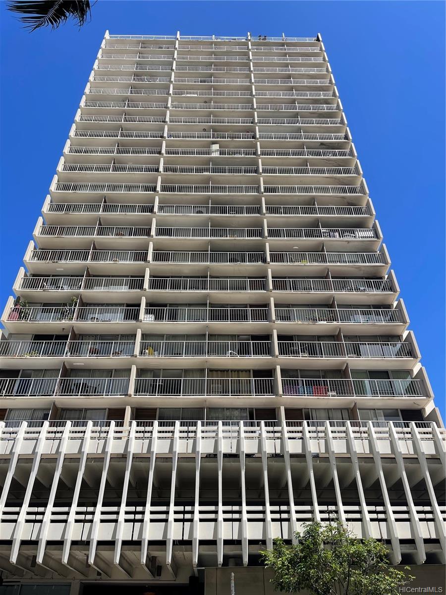 364 Seaside Avenue #902, Honolulu, HI 96815