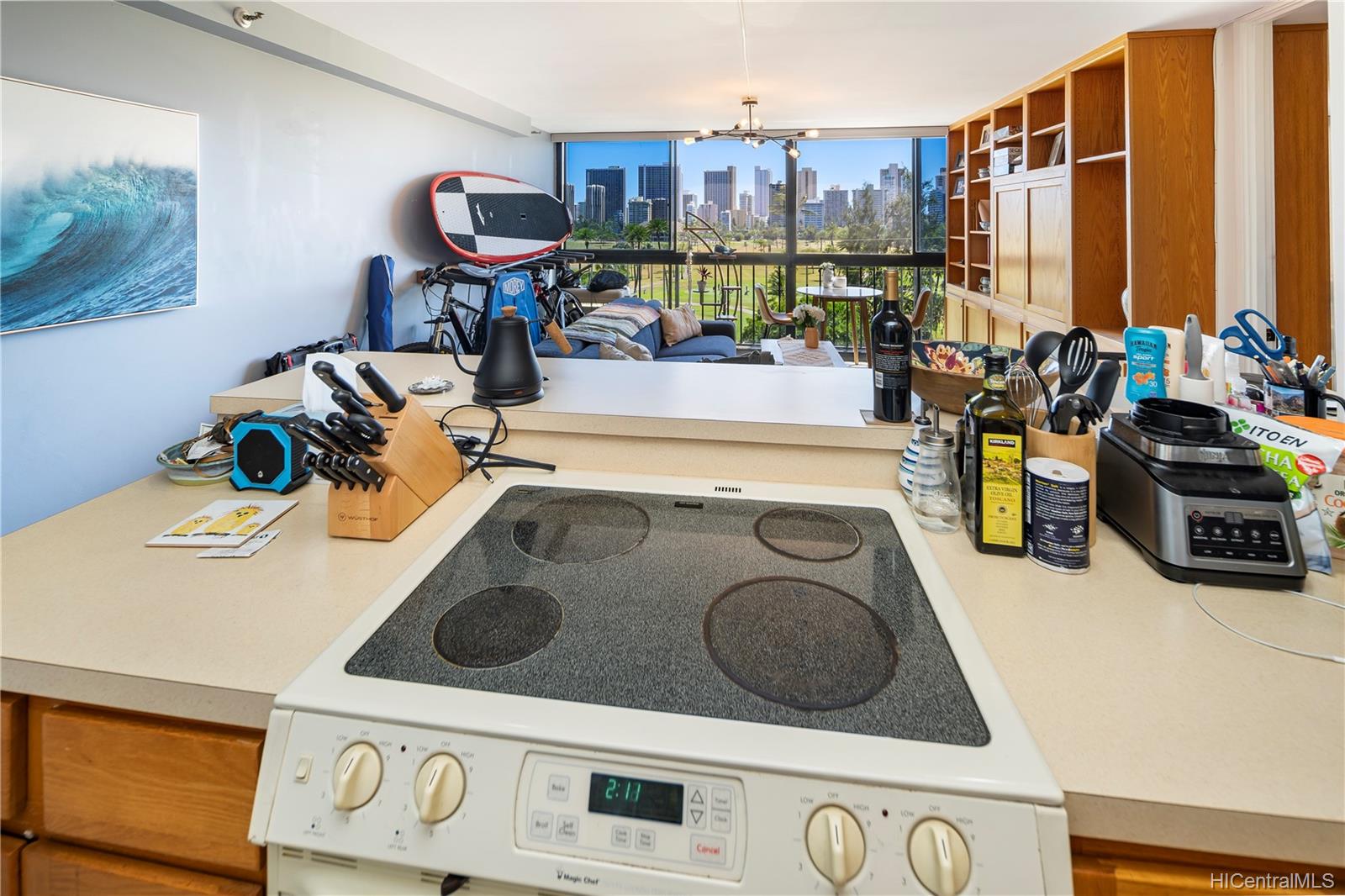 2916 Date Street #6E, Honolulu, HI 96816