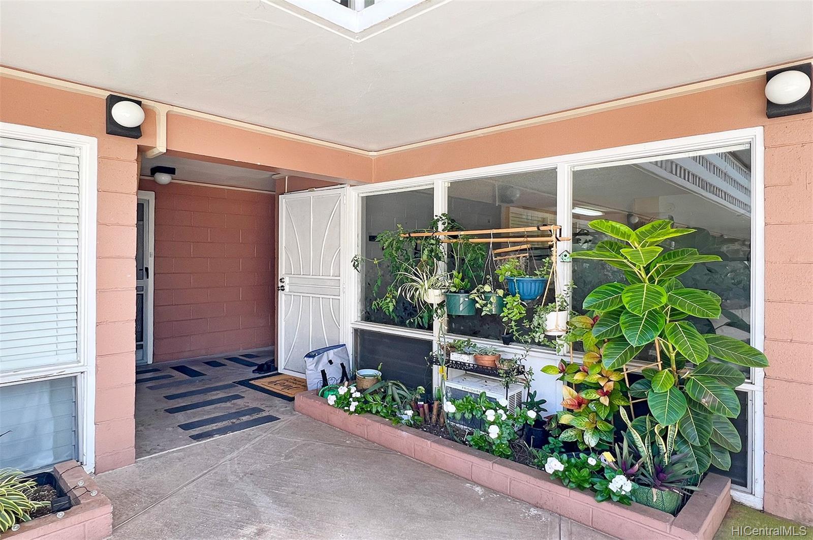 1427 Alexander Street #108, Honolulu, HI 96822