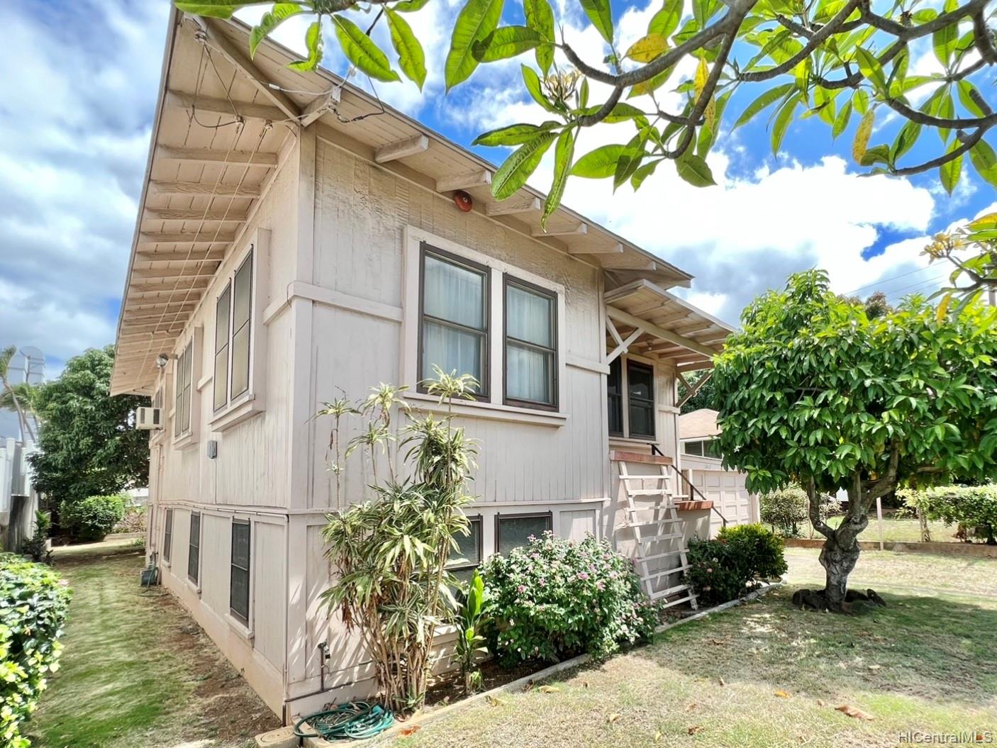 1612 Houghtailing Street Honolulu, HI 96817