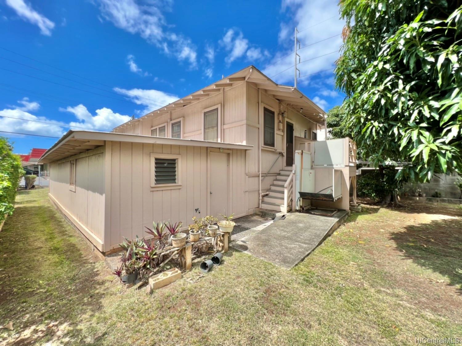 1612 Houghtailing Street Honolulu, HI 96817