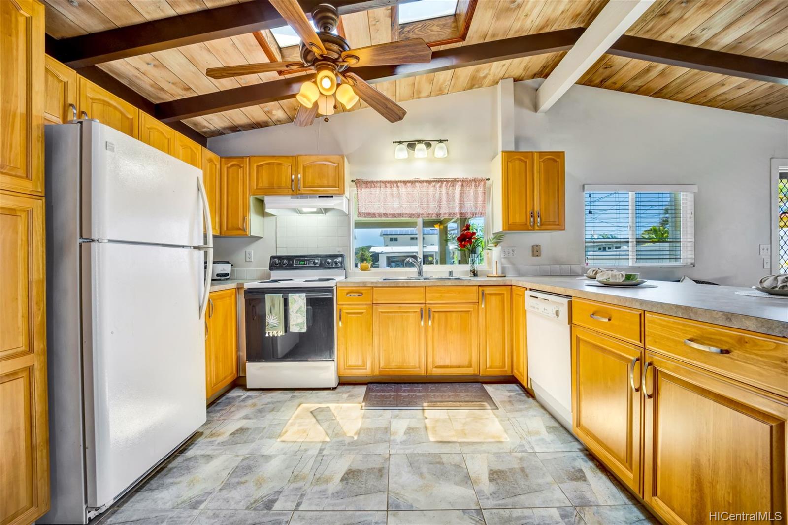 1427 Nanaloko Place Kailua, HI 96734