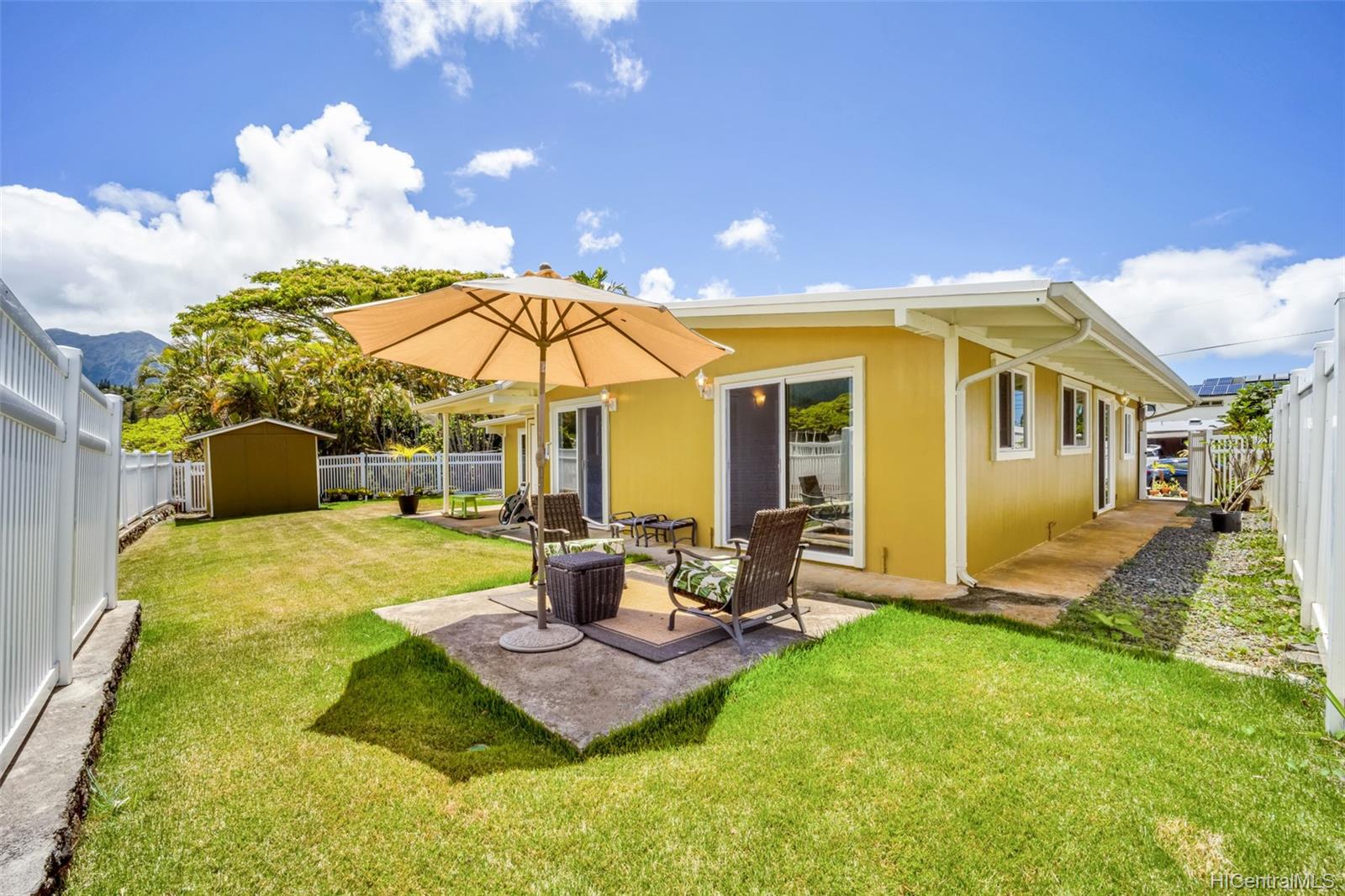 1427 Nanaloko Place Kailua, HI 96734