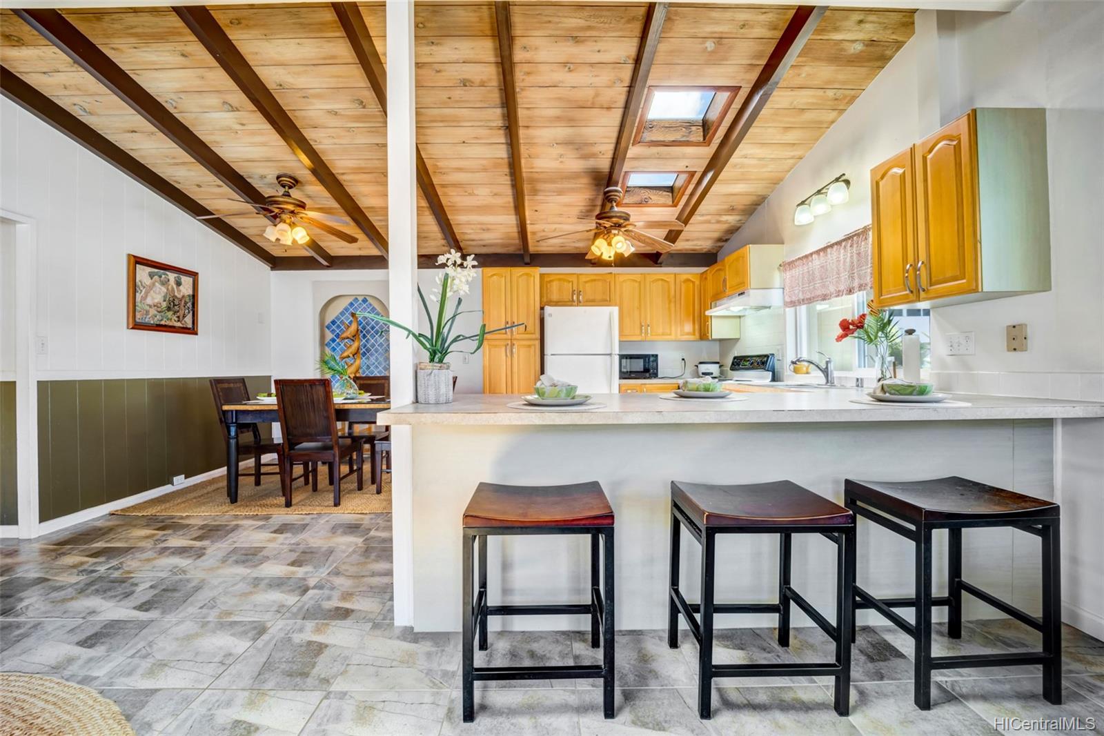 1427 Nanaloko Place Kailua, HI 96734