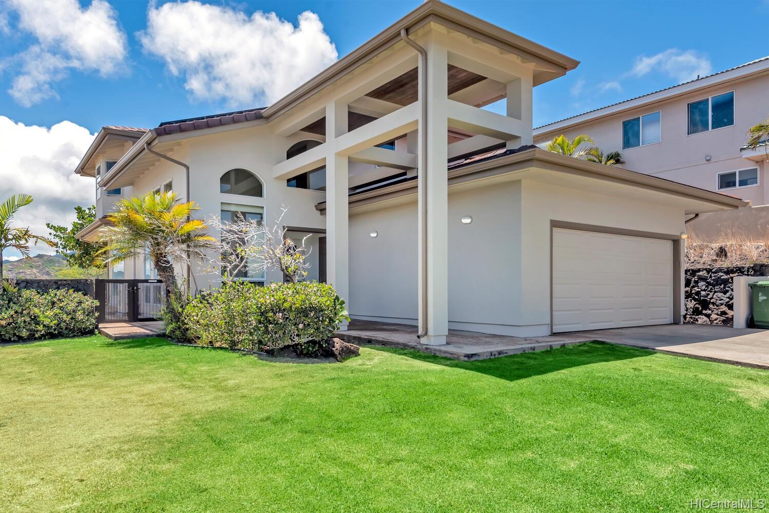 1218 Kamehame Drive Honolulu, HI 96825