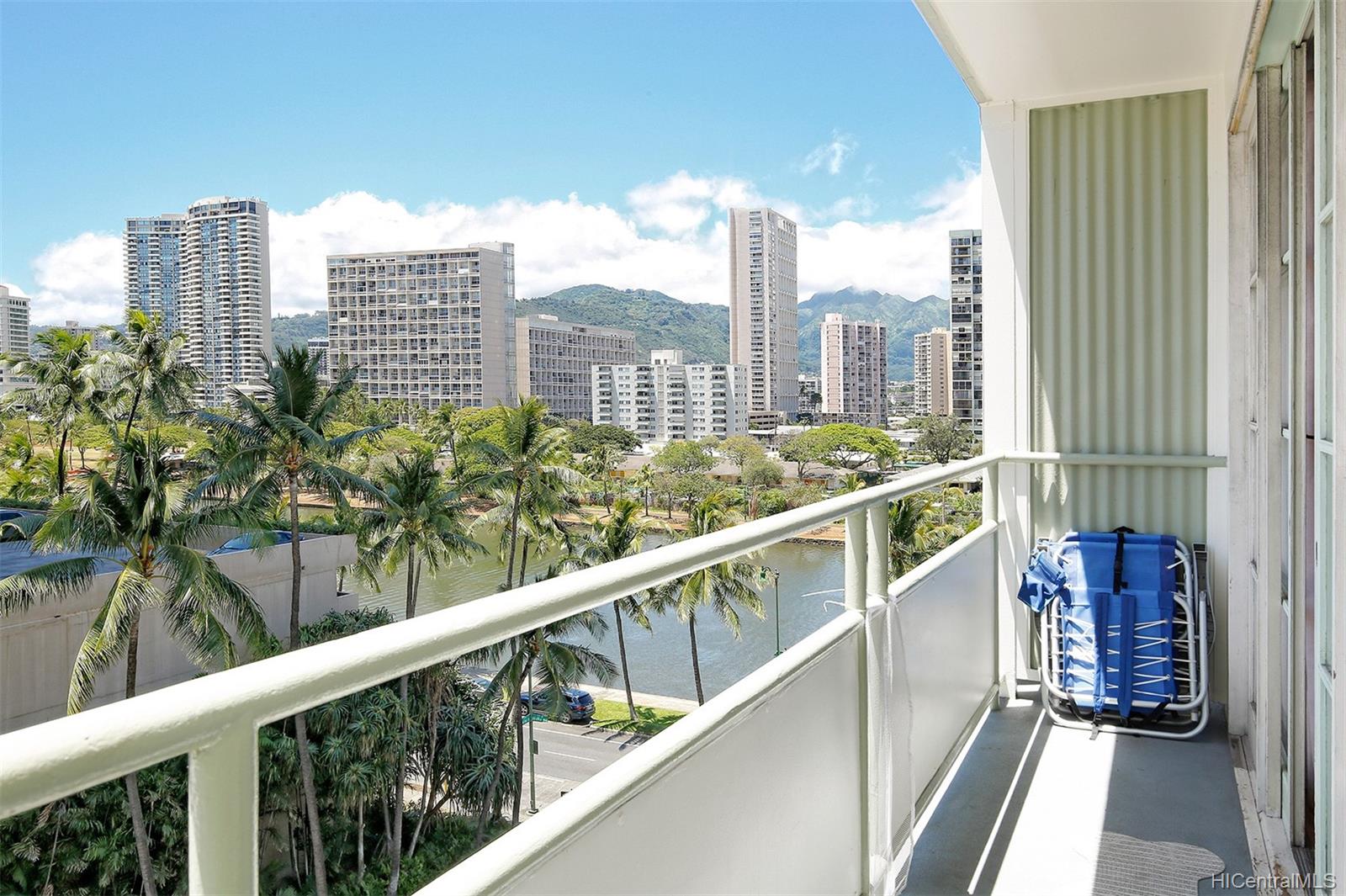 445 Kaiolu Street #709, Honolulu, HI 96815