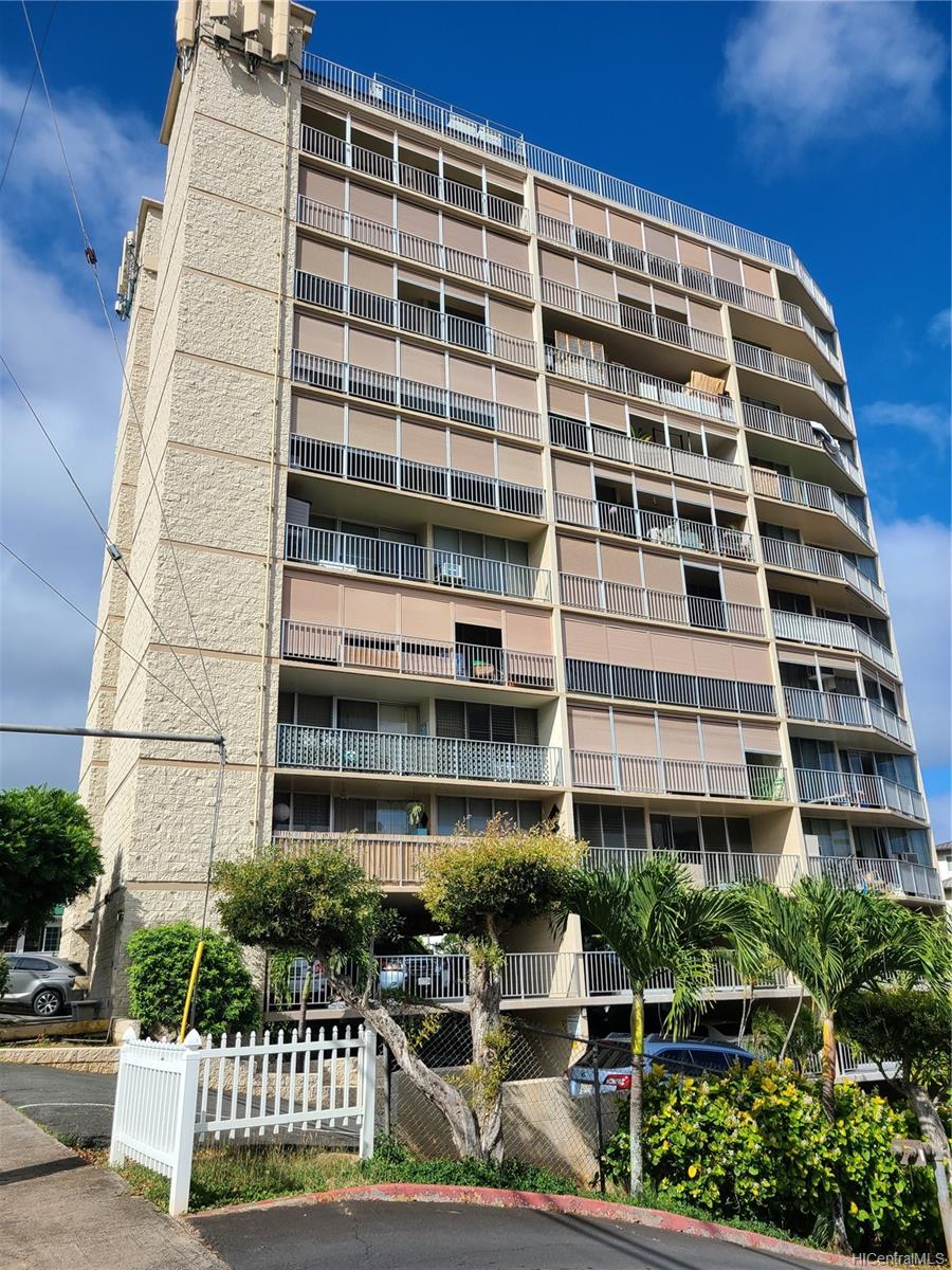 1687 Pensacola Street #902, Honolulu, HI 96822