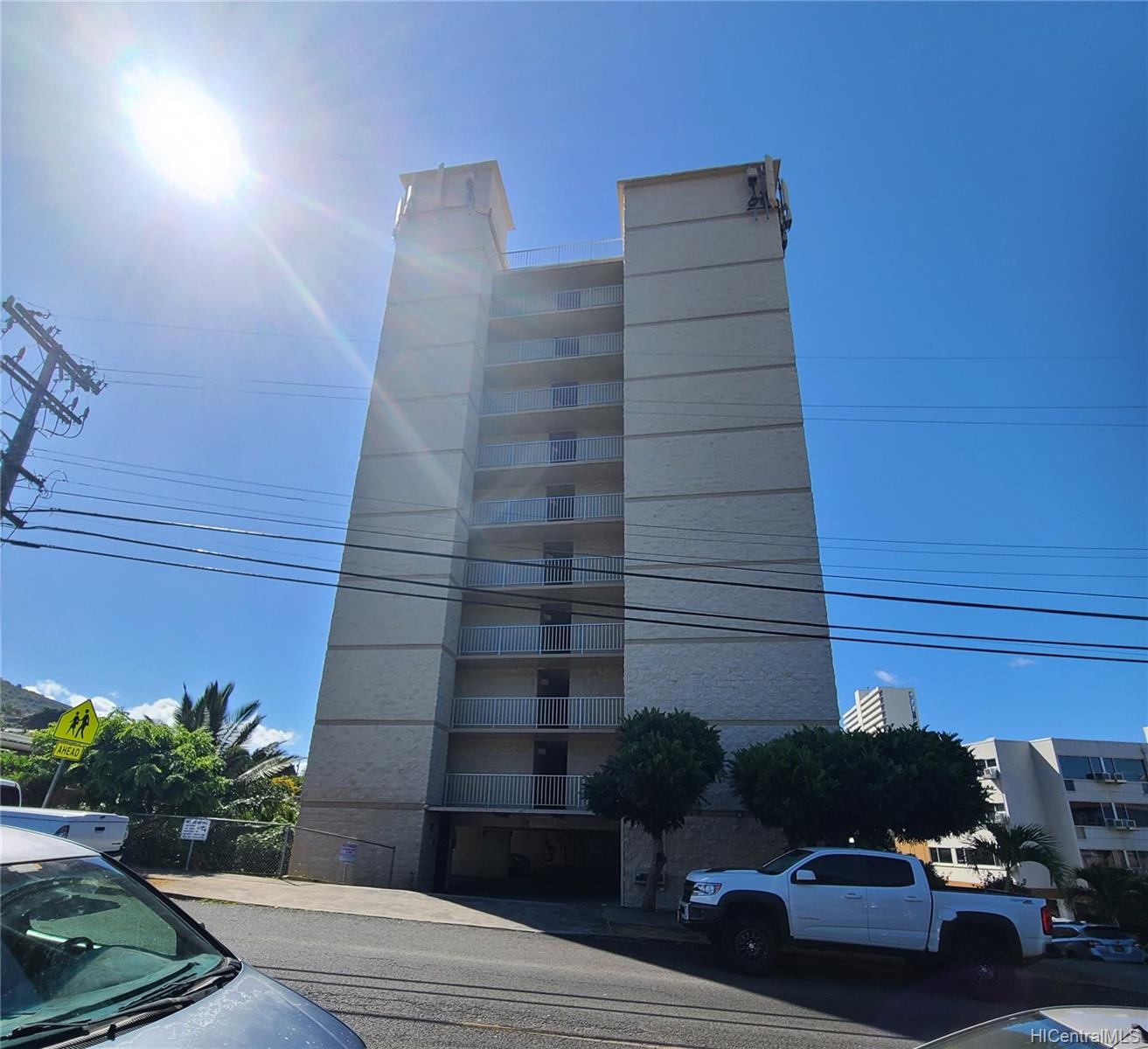 1687 Pensacola Street #902, Honolulu, HI 96822