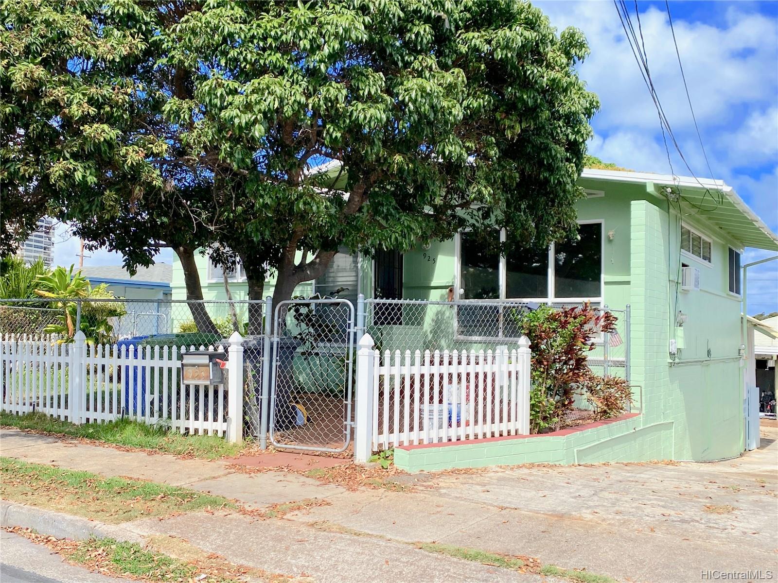 925 Pilialo Street Honolulu, HI 96816