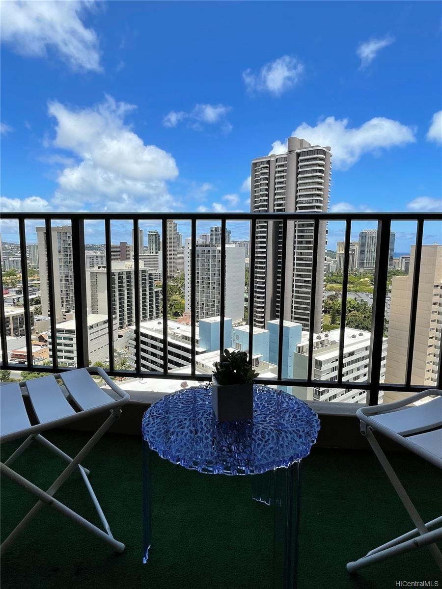 411 Hobron Lane #2501, Honolulu, HI 96815