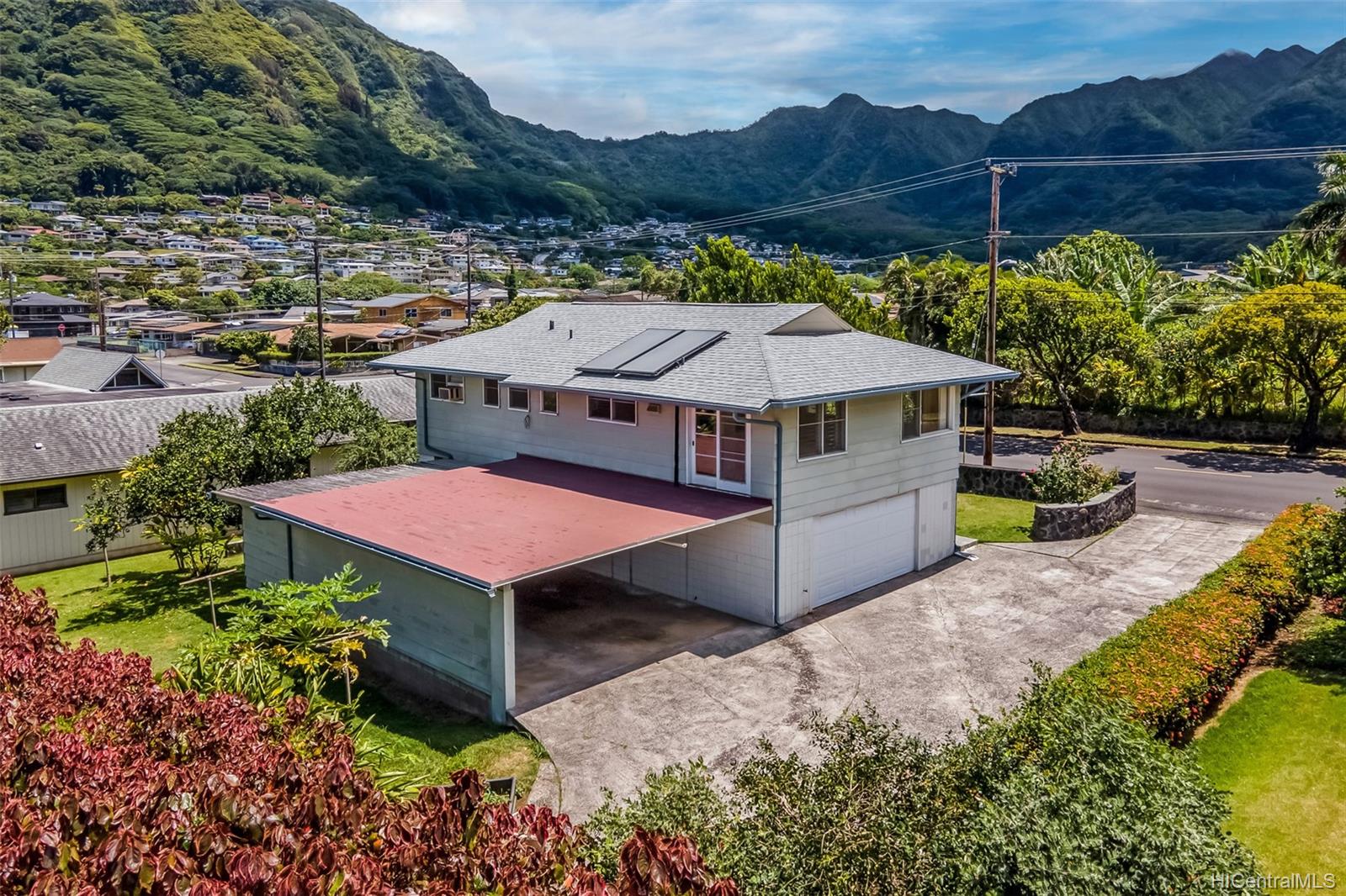 3230 Pakanu Street Honolulu, HI 96822