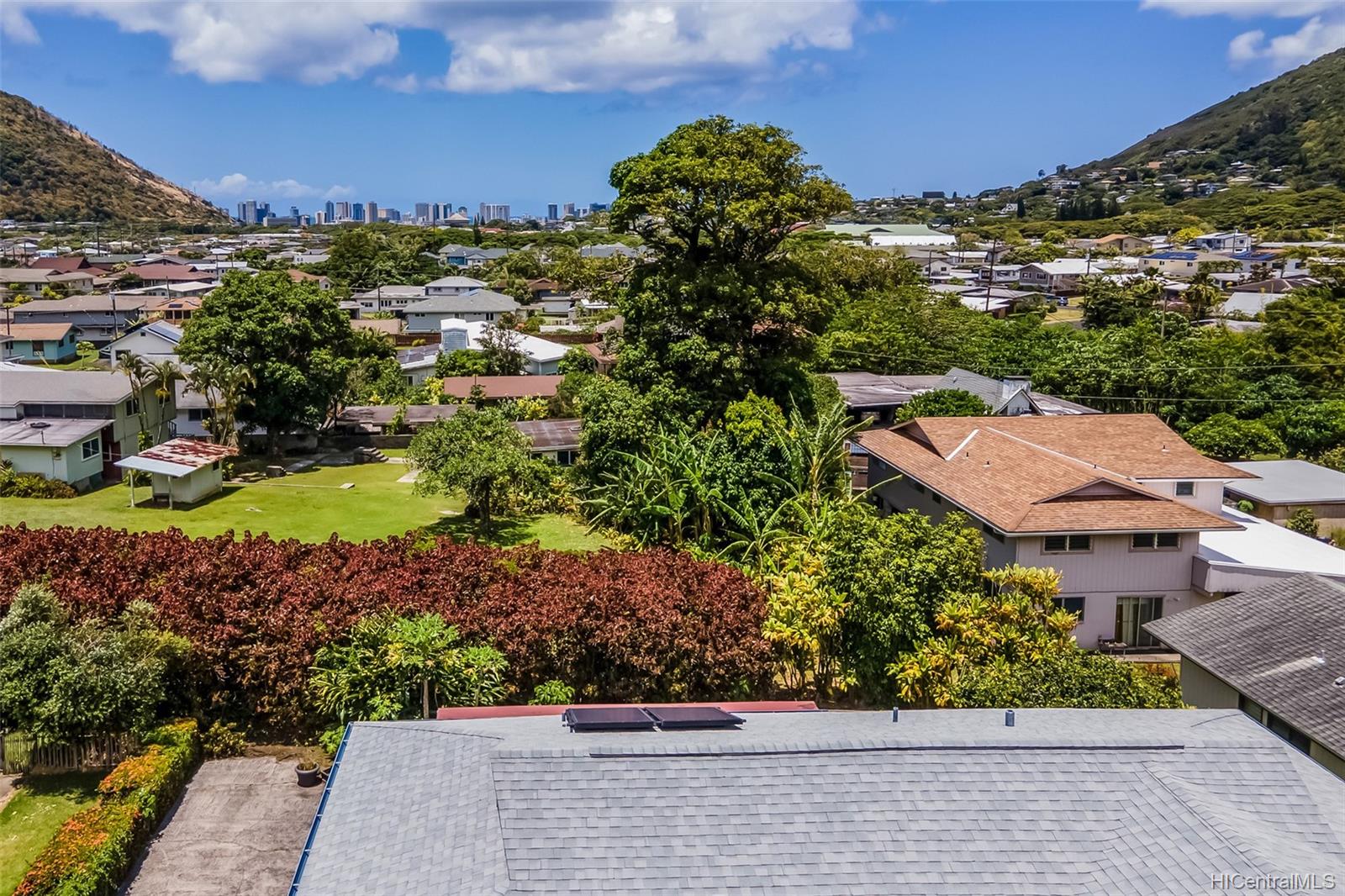 3230 Pakanu Street Honolulu, HI 96822