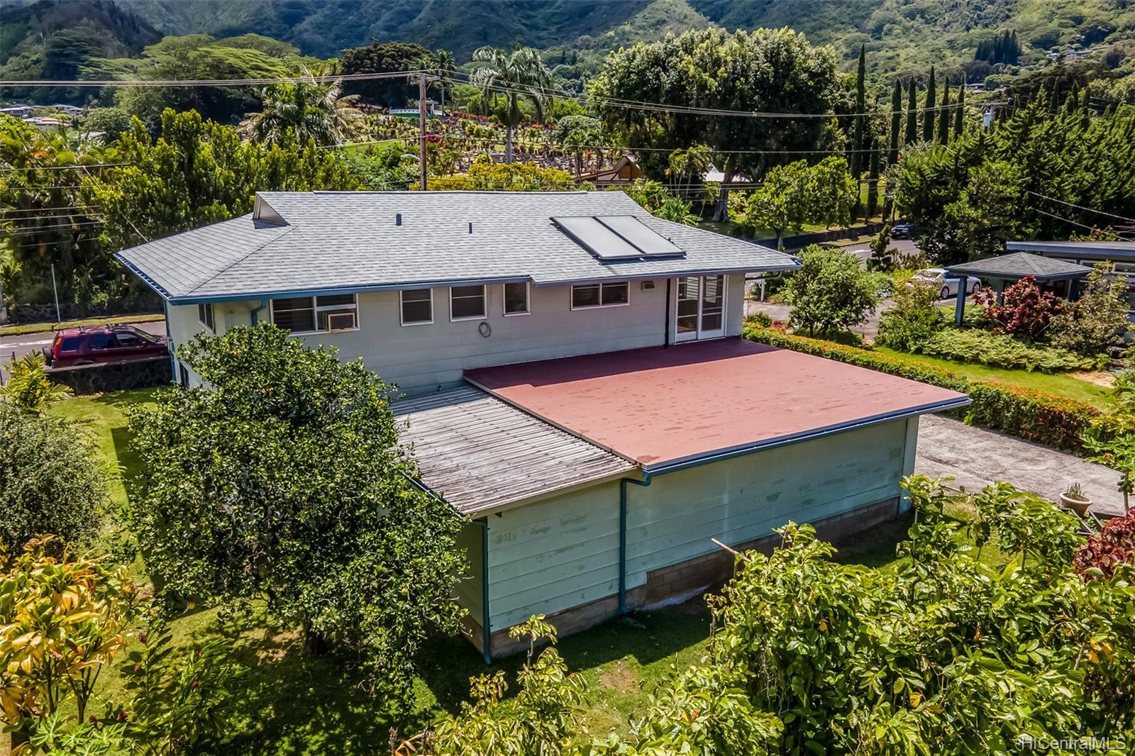 3230 Pakanu Street Honolulu, HI 96822