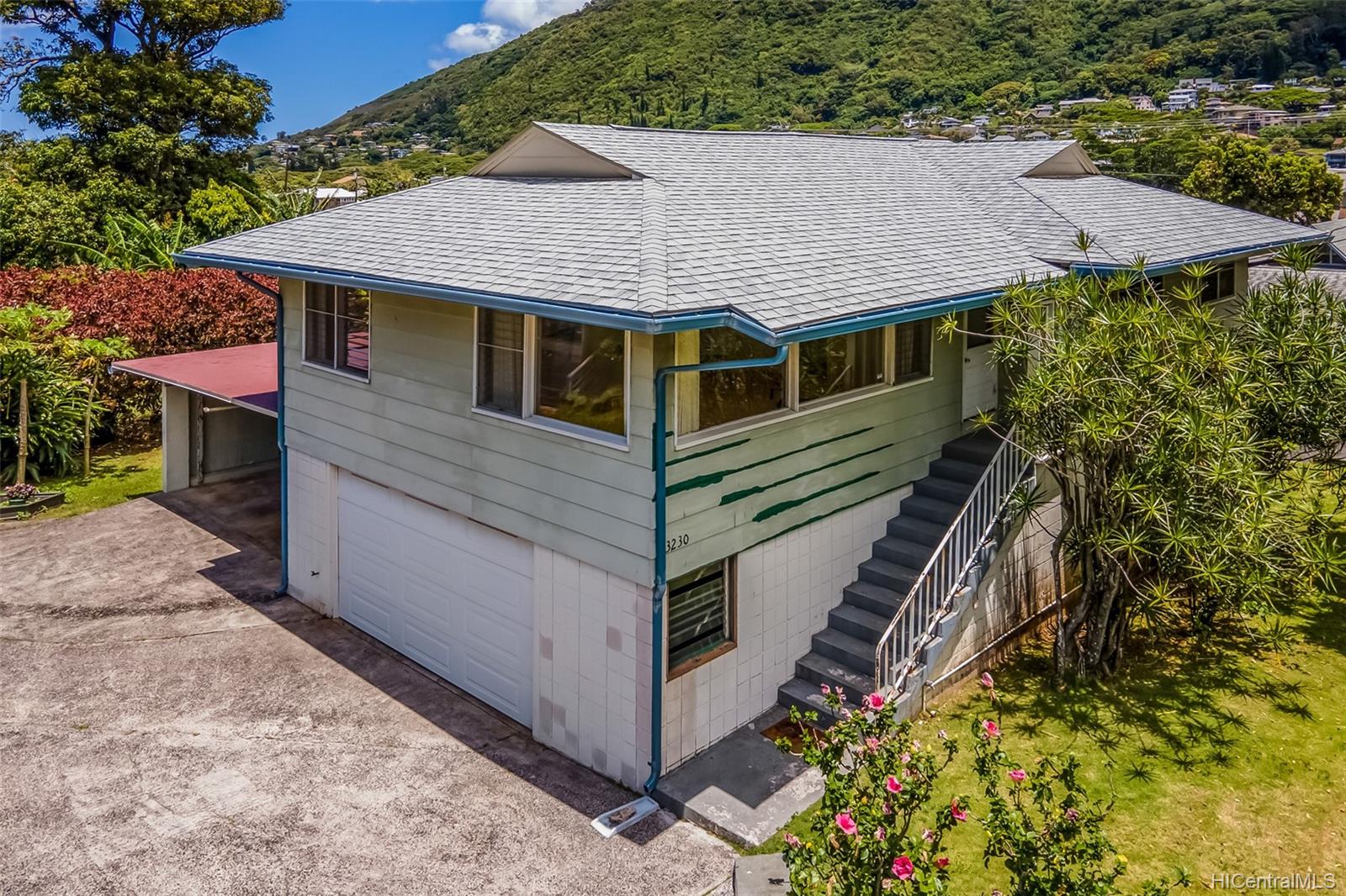 3230 Pakanu Street Honolulu, HI 96822