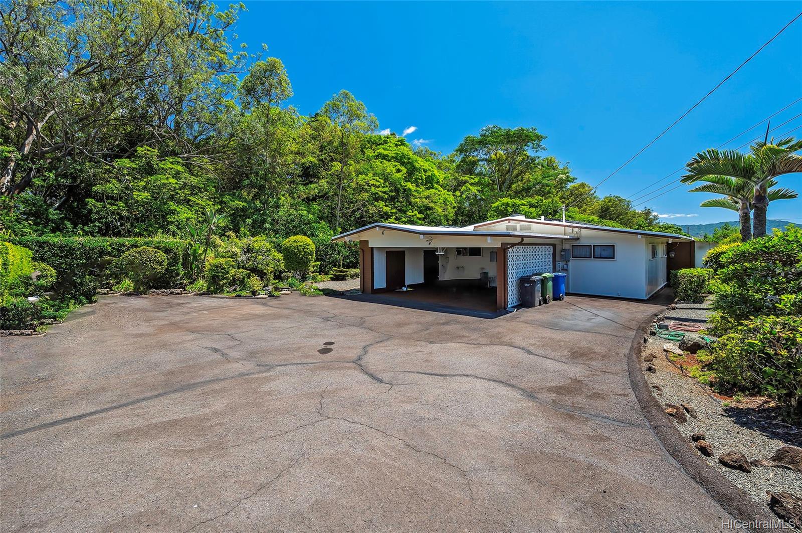 227 Iliwai Drive Wahiawa, HI 96786