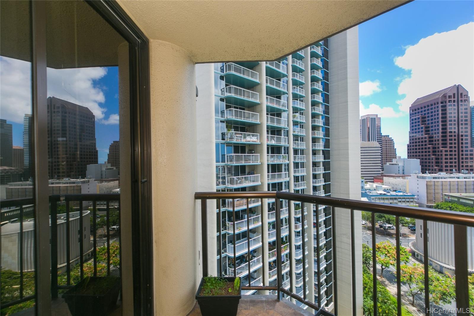 60 Beretania Street #1608, Honolulu, HI 96817