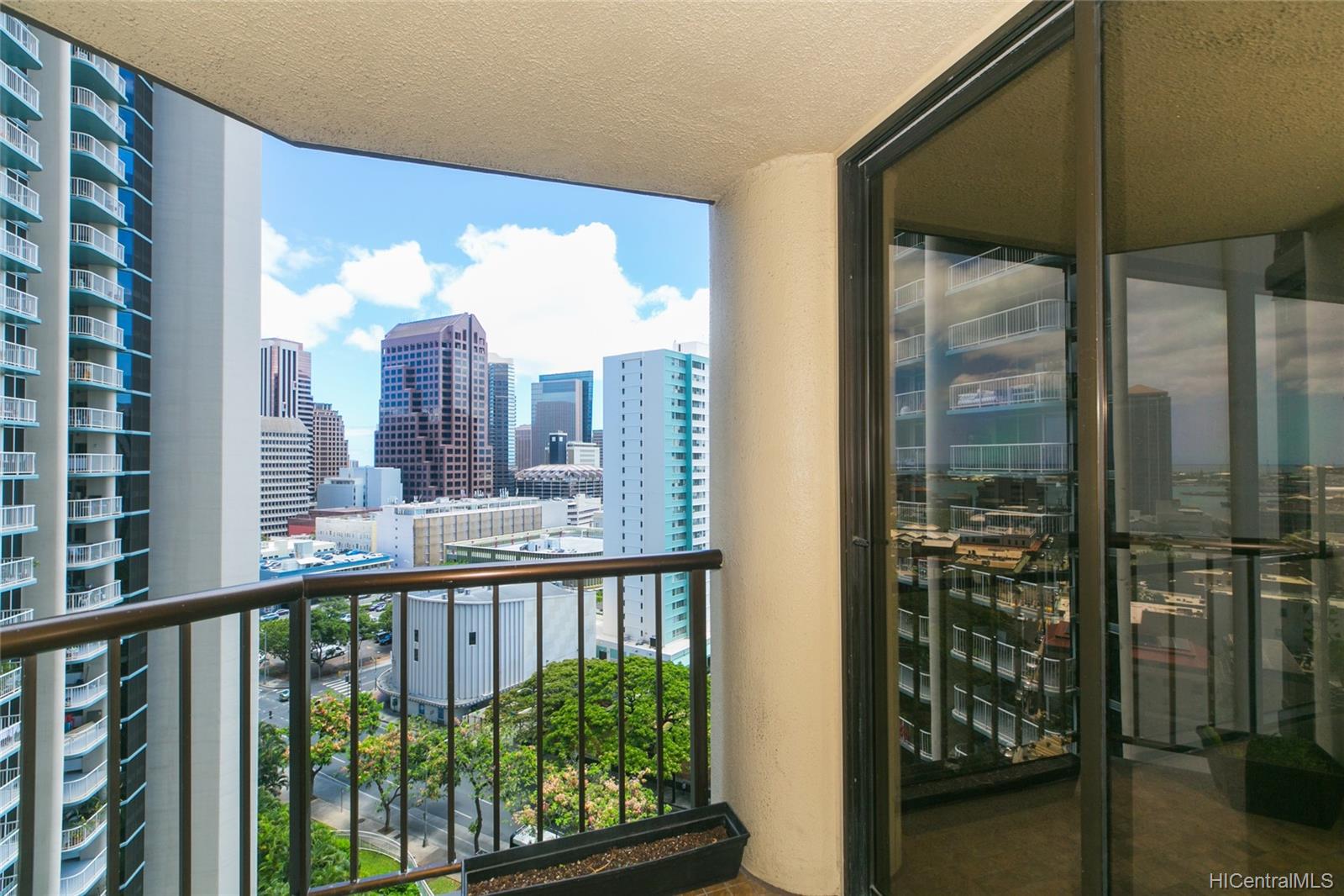 60 Beretania Street #1608, Honolulu, HI 96817