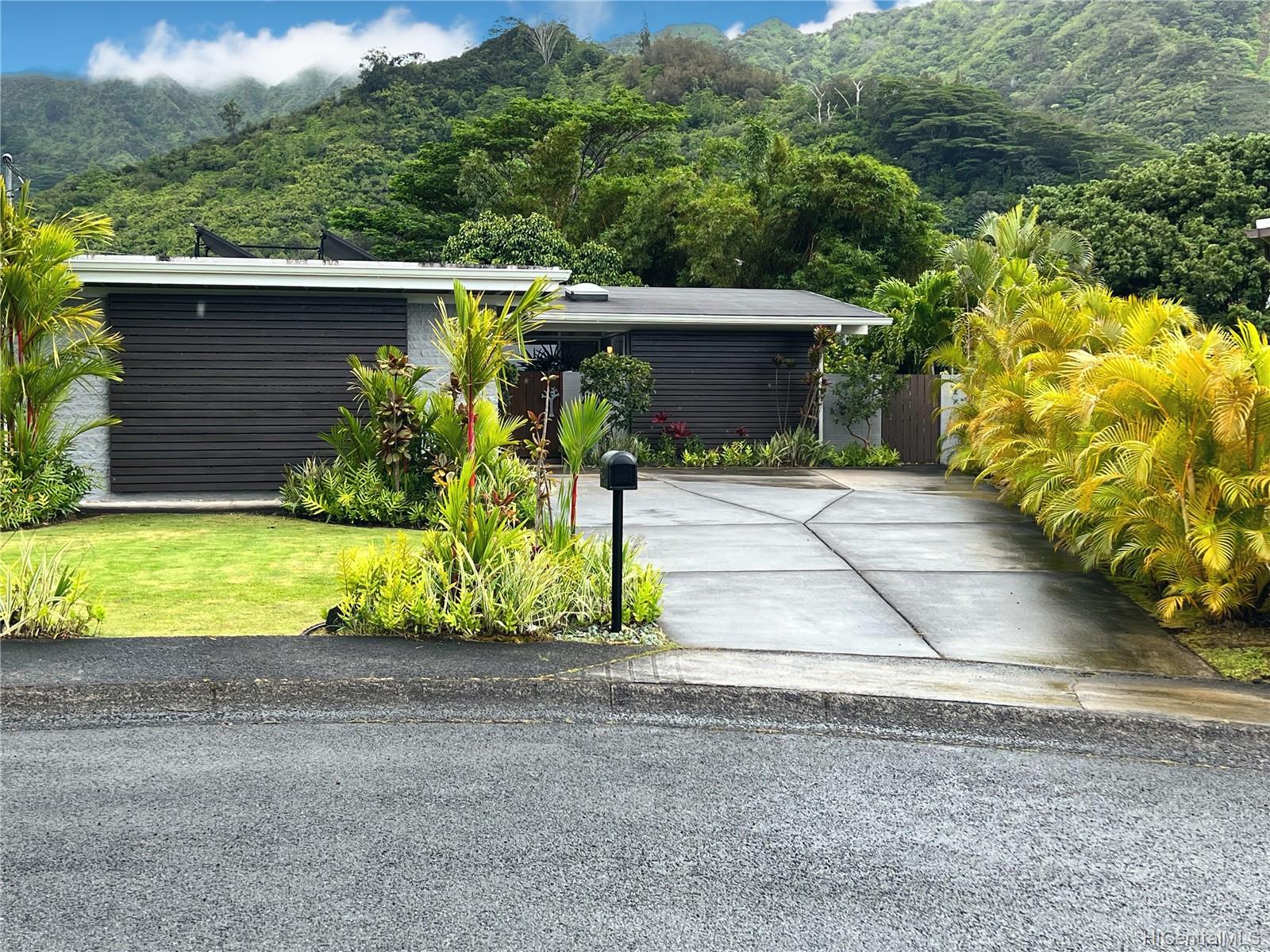 3441 Peneku Place Honolulu, HI 96822