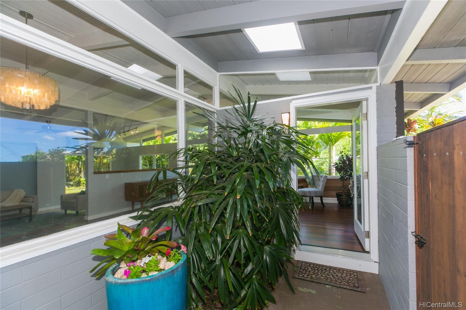 3441 Peneku Place Honolulu, HI 96822