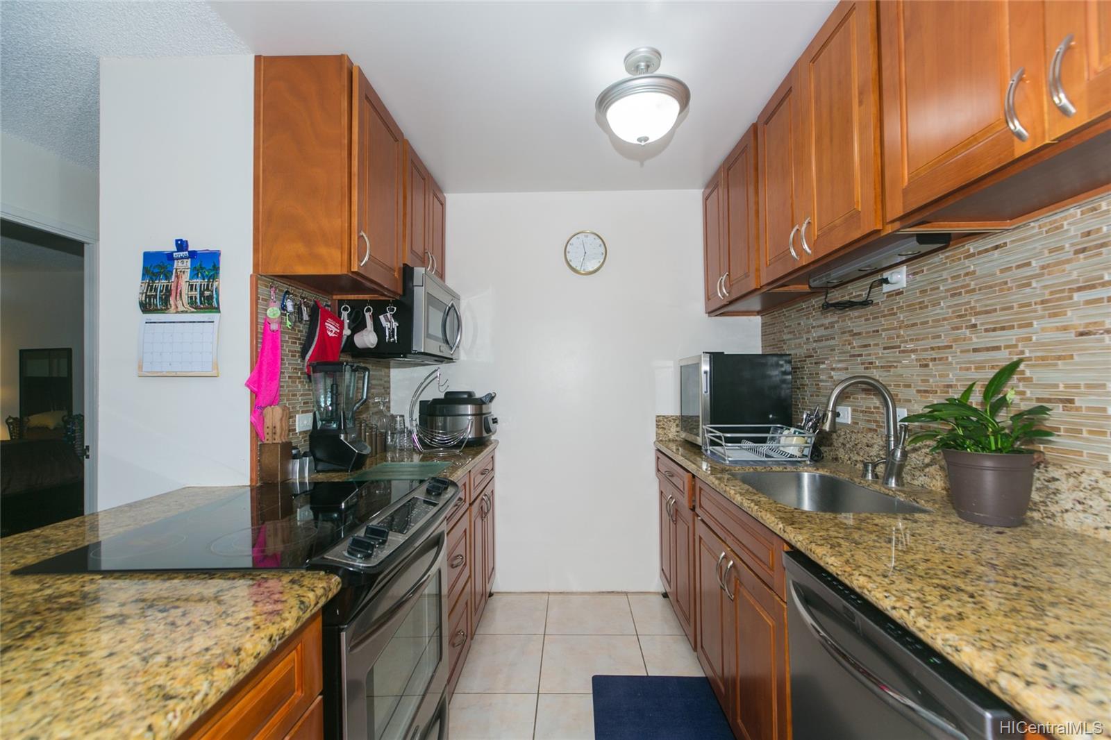 3045 Ala Napuaa Place #511, Honolulu, HI 96818