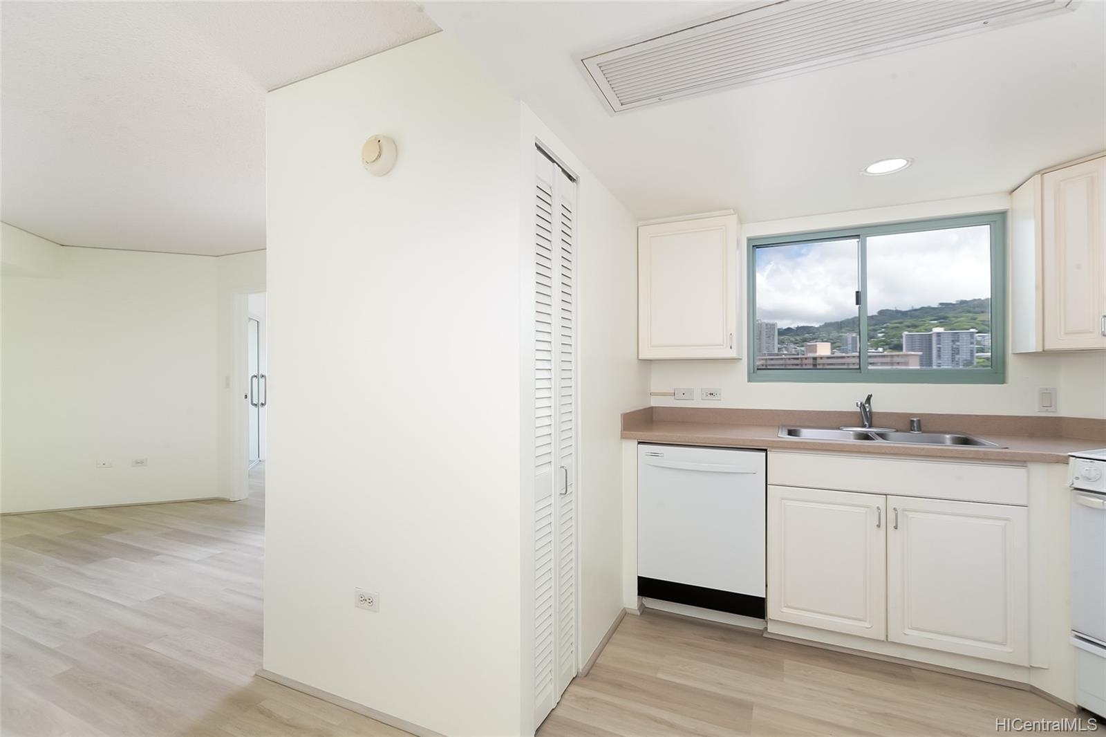 1314 Kalakaua Avenue #614, Honolulu, HI 96826