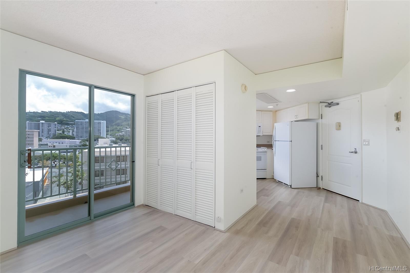 1314 Kalakaua Avenue #614, Honolulu, HI 96826