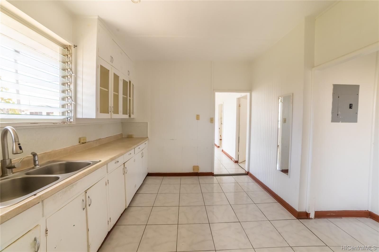 1815 Lanakila Avenue Honolulu, HI 96817