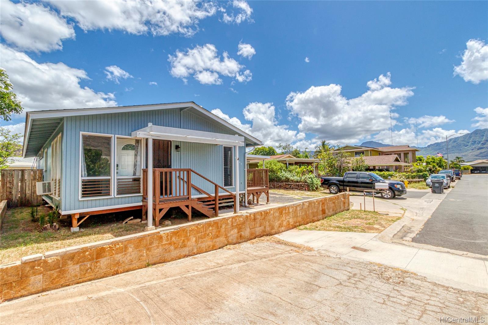 87-166 Manuoioi Place Waianae, HI 96792