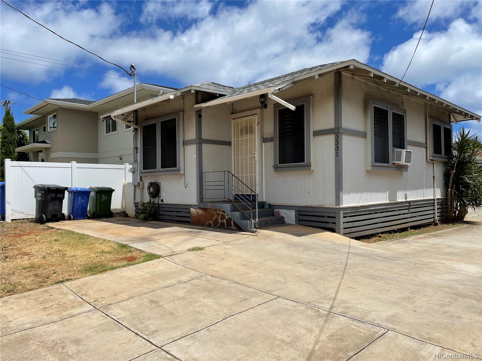 3327 Pahoa Avenue Honolulu, HI 96816