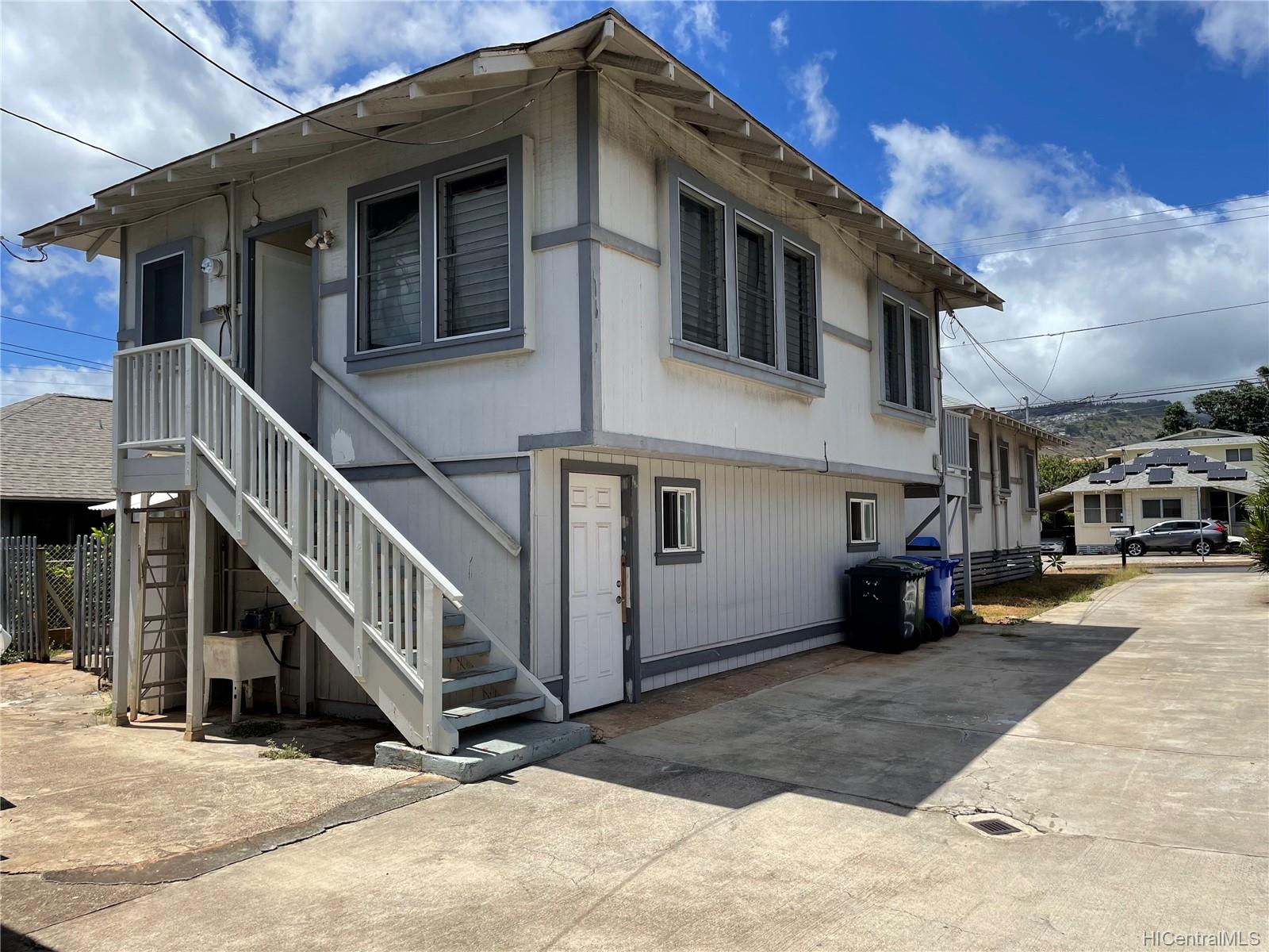 3327 Pahoa Avenue Honolulu, HI 96816