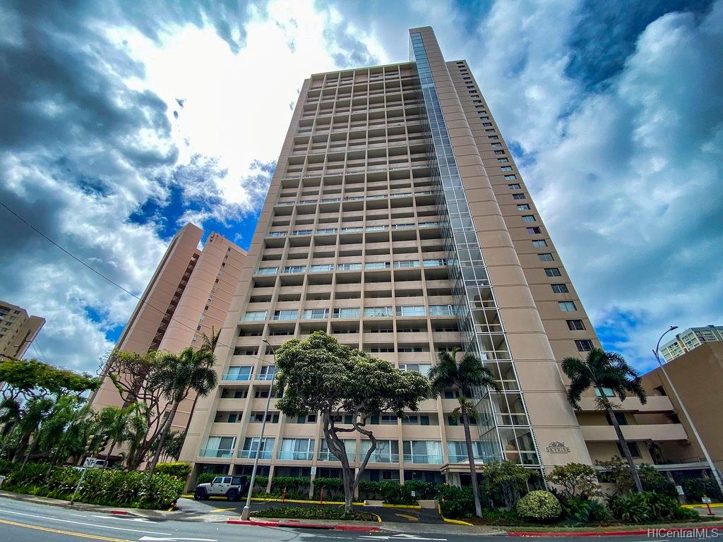 555 University Avenue #1906, Honolulu, HI 96826