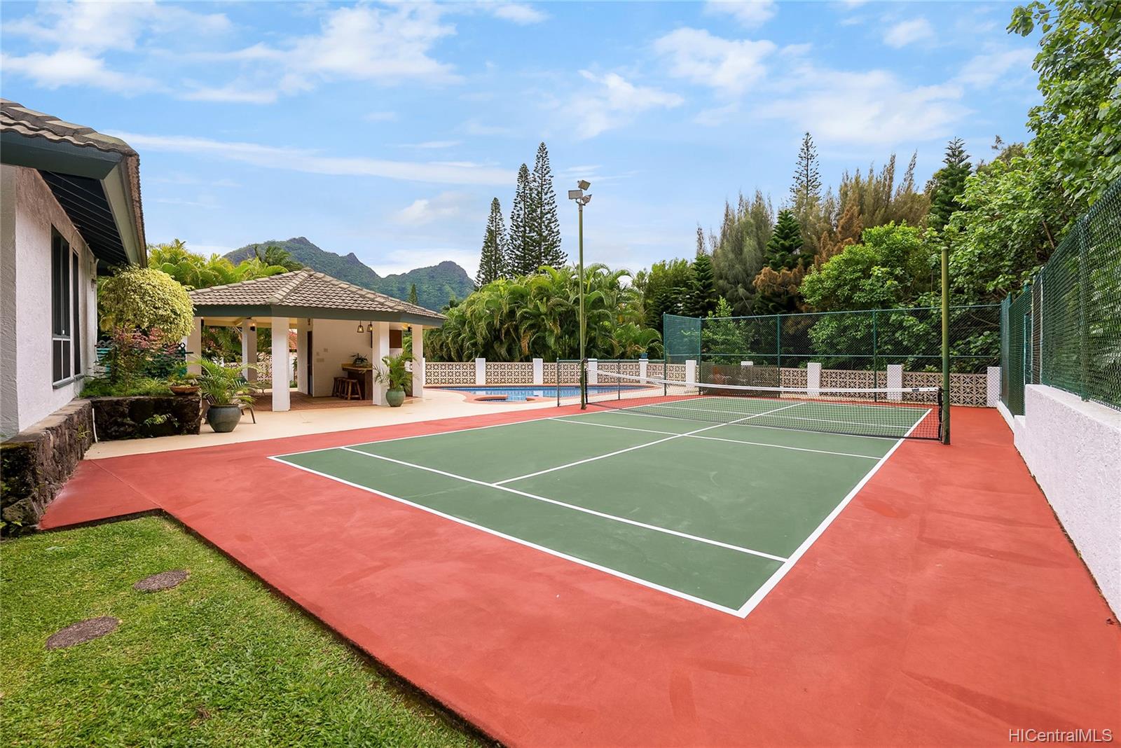 1362 Kukana Place Kailua, HI 96734