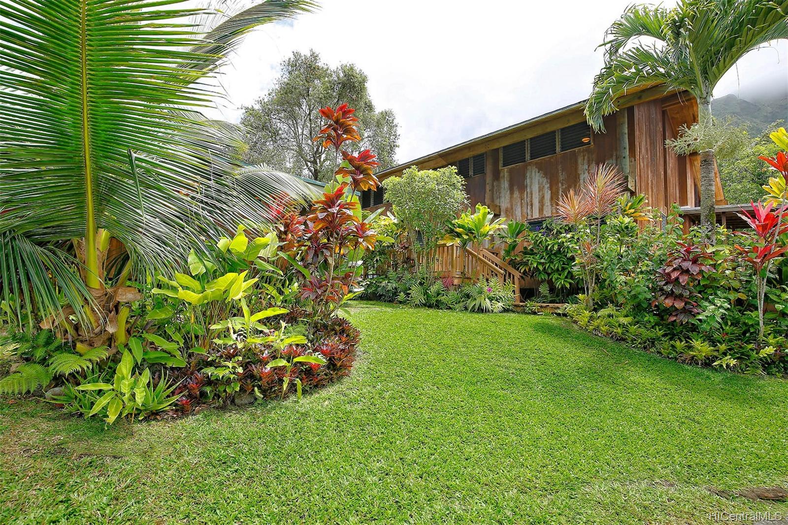 47-506 Laumiki Place Kaneohe, HI 96744