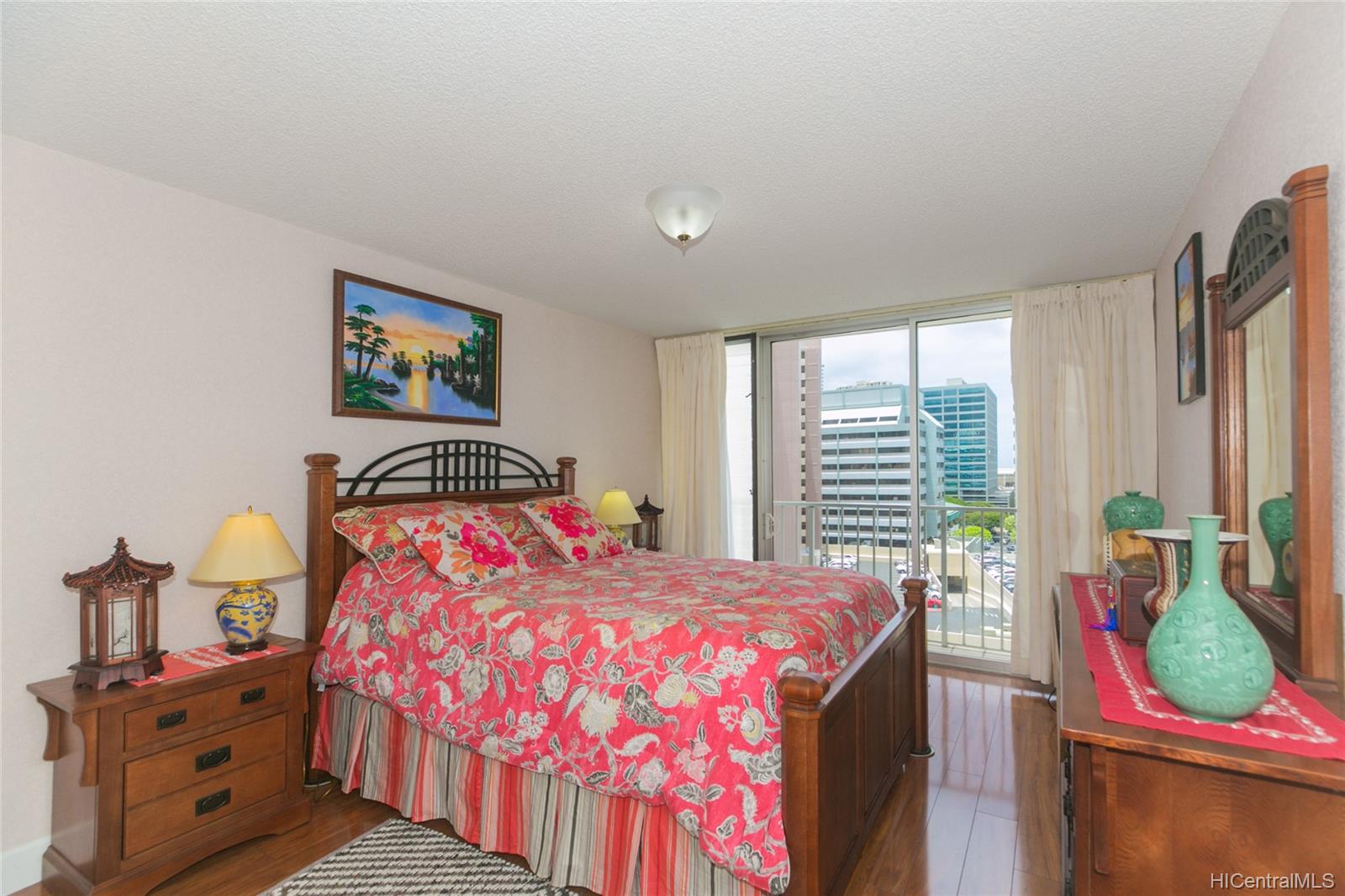 1561 Kanunu Street #902, Honolulu, HI 96814