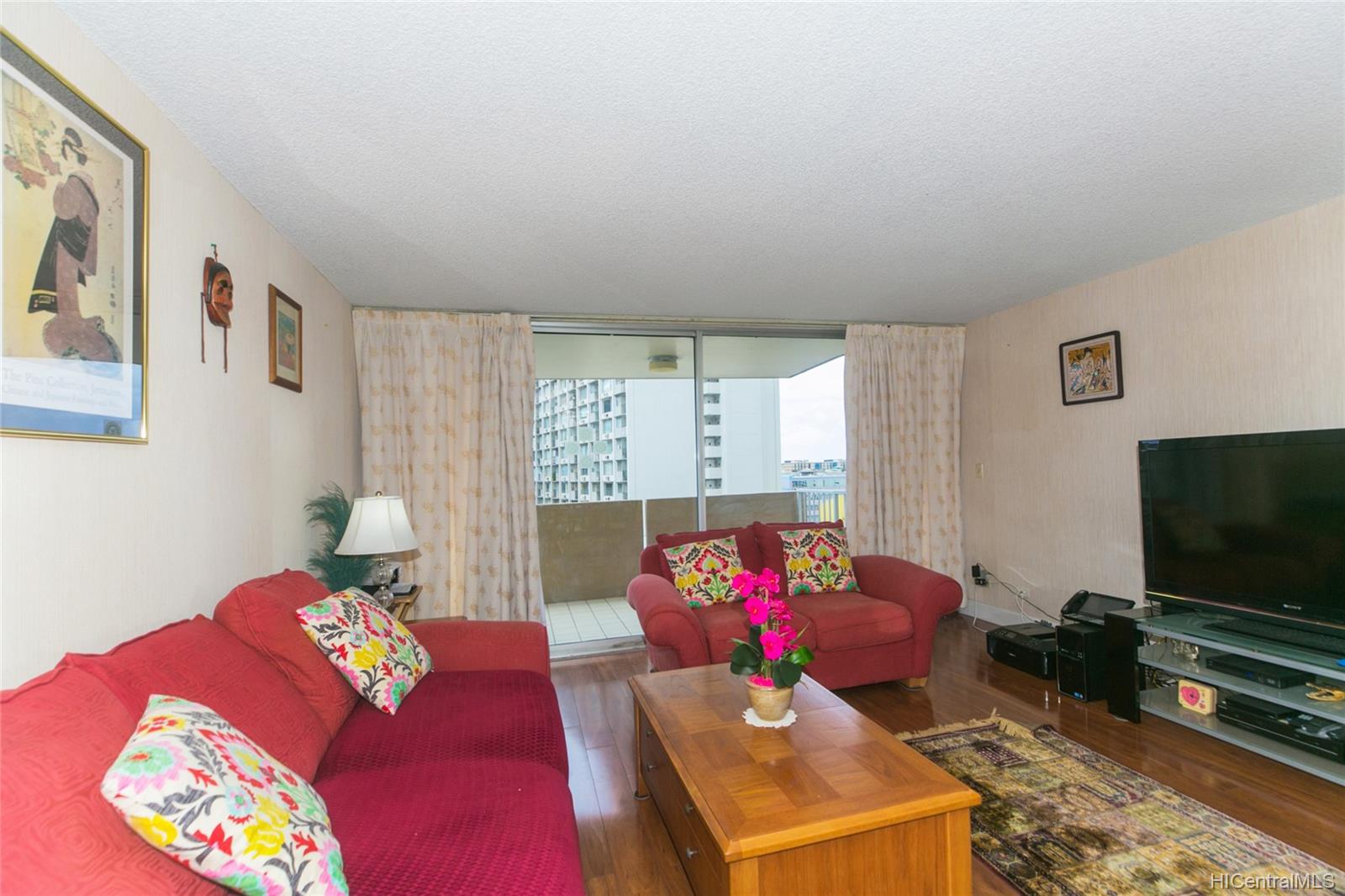 1561 Kanunu Street #902, Honolulu, HI 96814