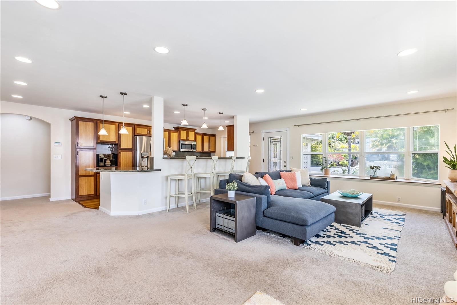 967 Apokula Place Kailua, HI 96734