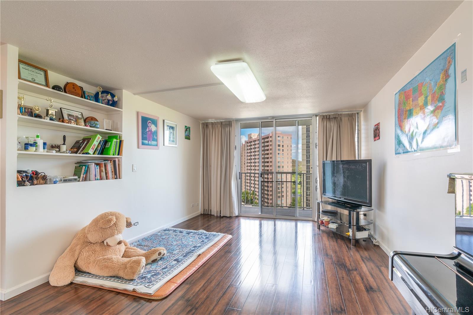 1128 Ala Napunani Street #1407, Honolulu, HI 96818