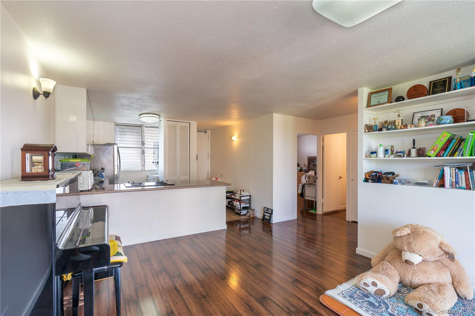 1128 Ala Napunani Street #1407, Honolulu, HI 96818