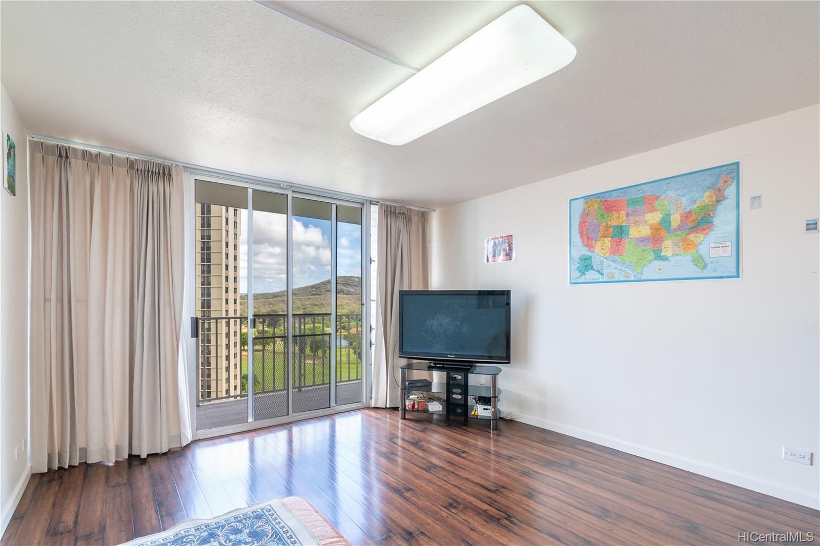 1128 Ala Napunani Street #1407, Honolulu, HI 96818