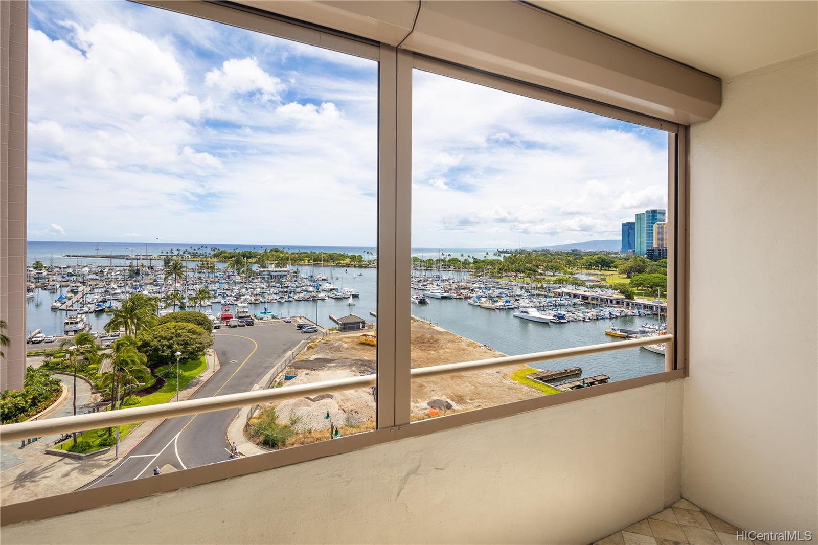 1676 Ala Moana Boulevard #907, Honolulu, HI 96815