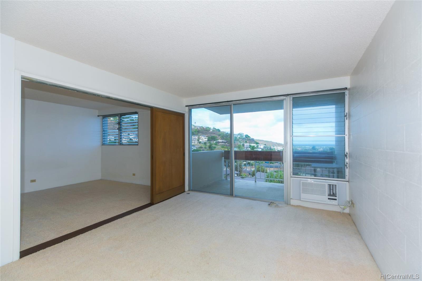 4970 Kilauea Avenue #405, Honolulu, HI 96816