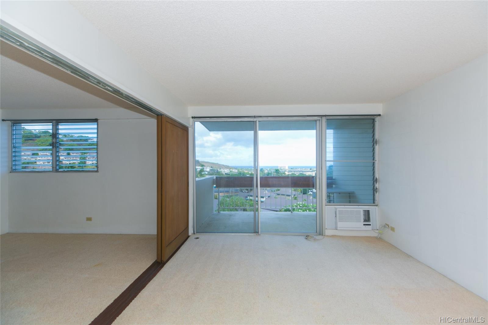 4970 Kilauea Avenue #405, Honolulu, HI 96816