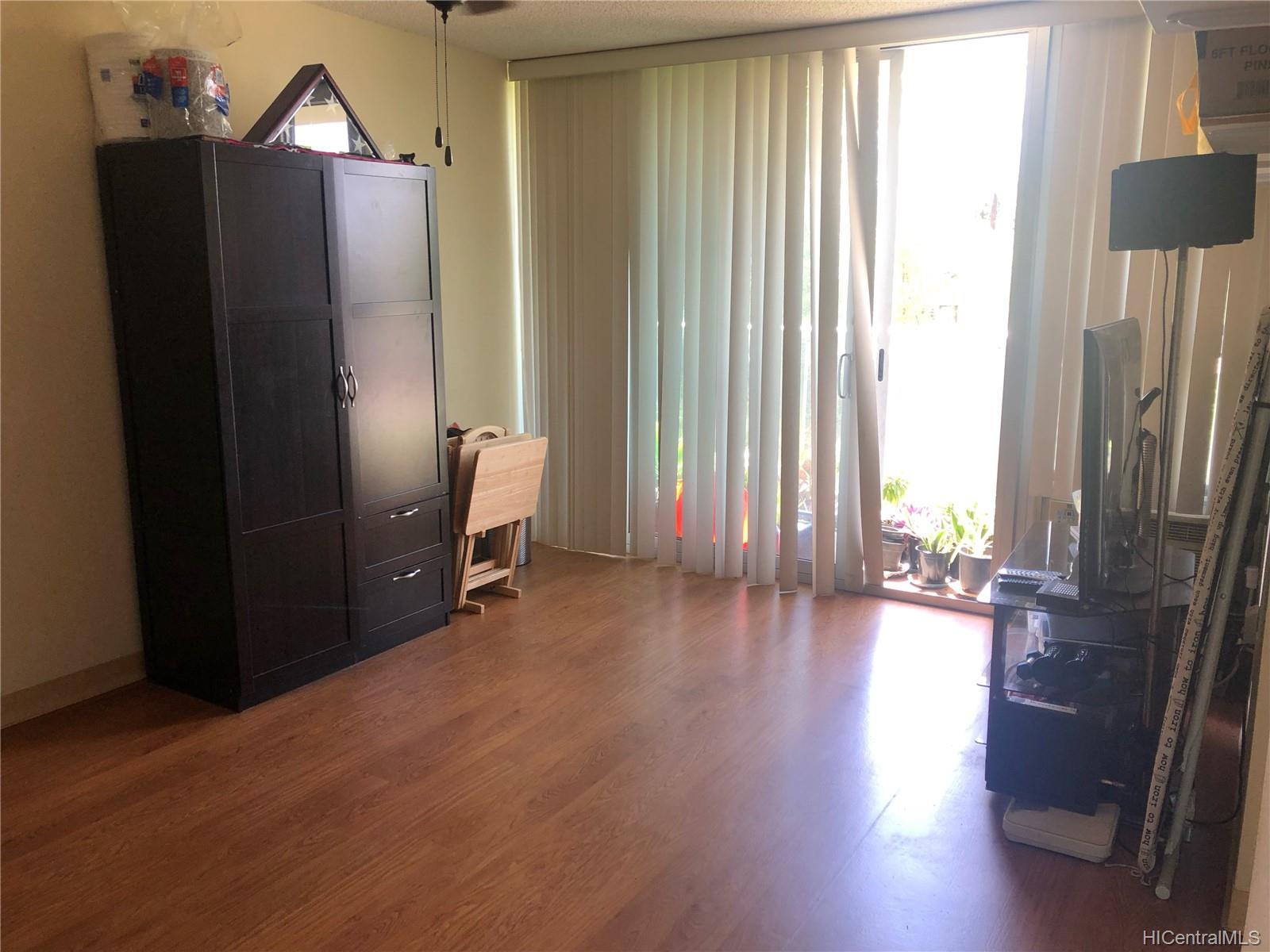 94-979 Kauolu Place #202, Waipahu, HI 96797