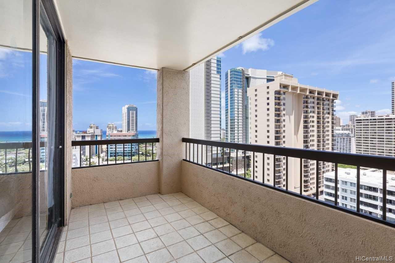 430 Lewers Street #2005/20E, Honolulu, HI 96815