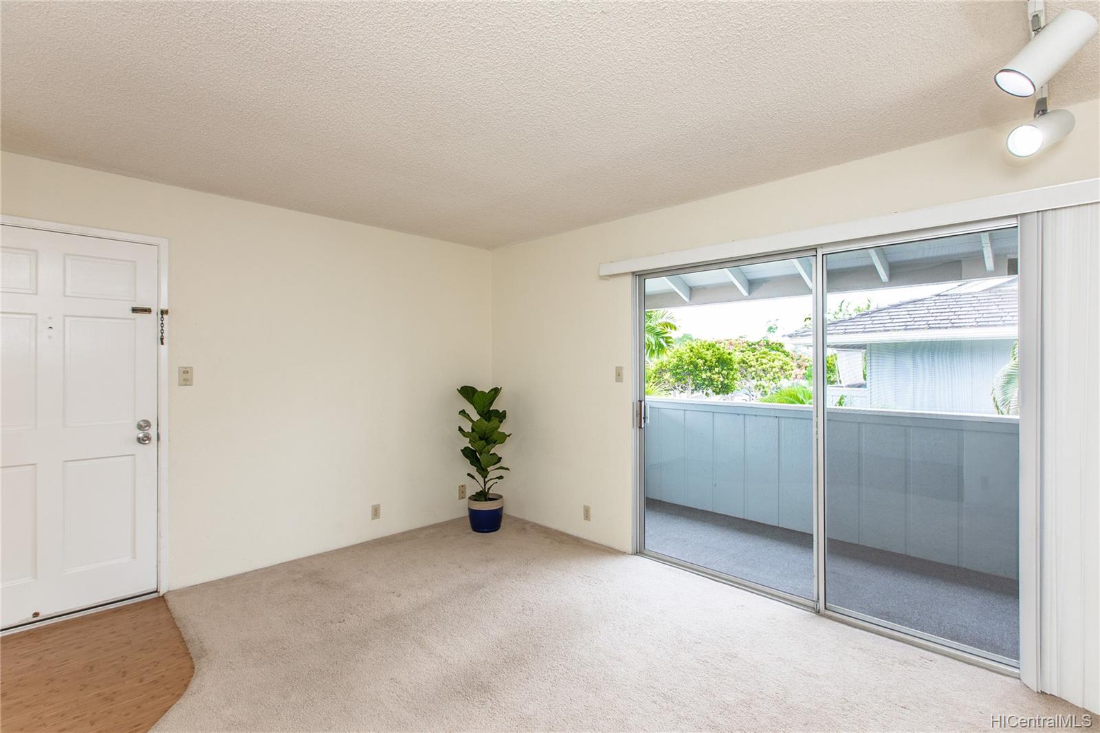 94-1046 Oli Place #H7, Waipahu, HI 96797