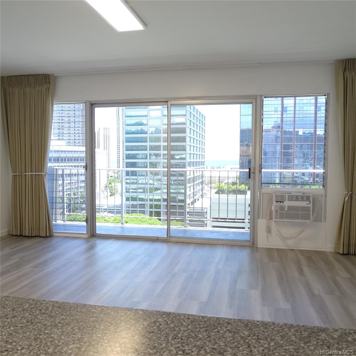 731 Amana Street #1503, Honolulu, HI 96814